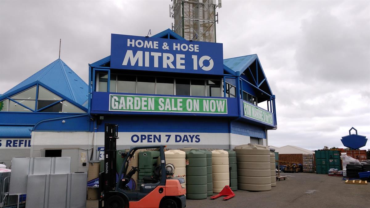 mitre 10 hallett cove banners